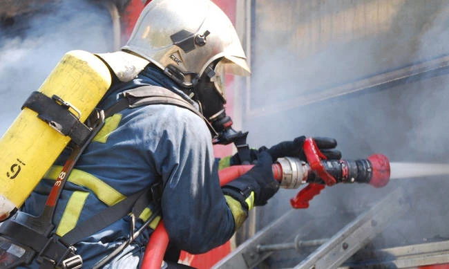 Εκτακτο: Μεγάλη φωτιά σε διαμέρισμα στη Νίκαια